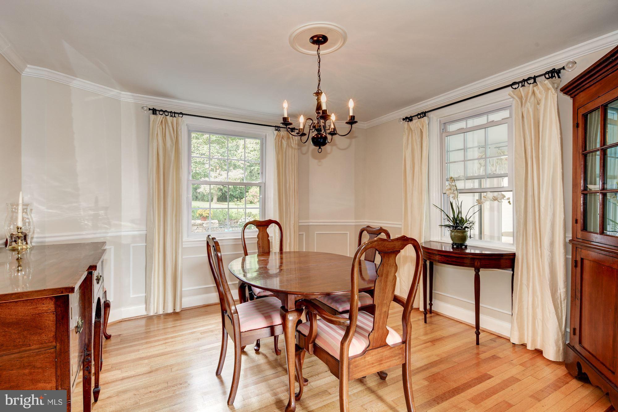 406 Alabama Road Baltimore, MD 21204 - Photo 4 of 29 Dining Room w/Hanging Light Fixture
