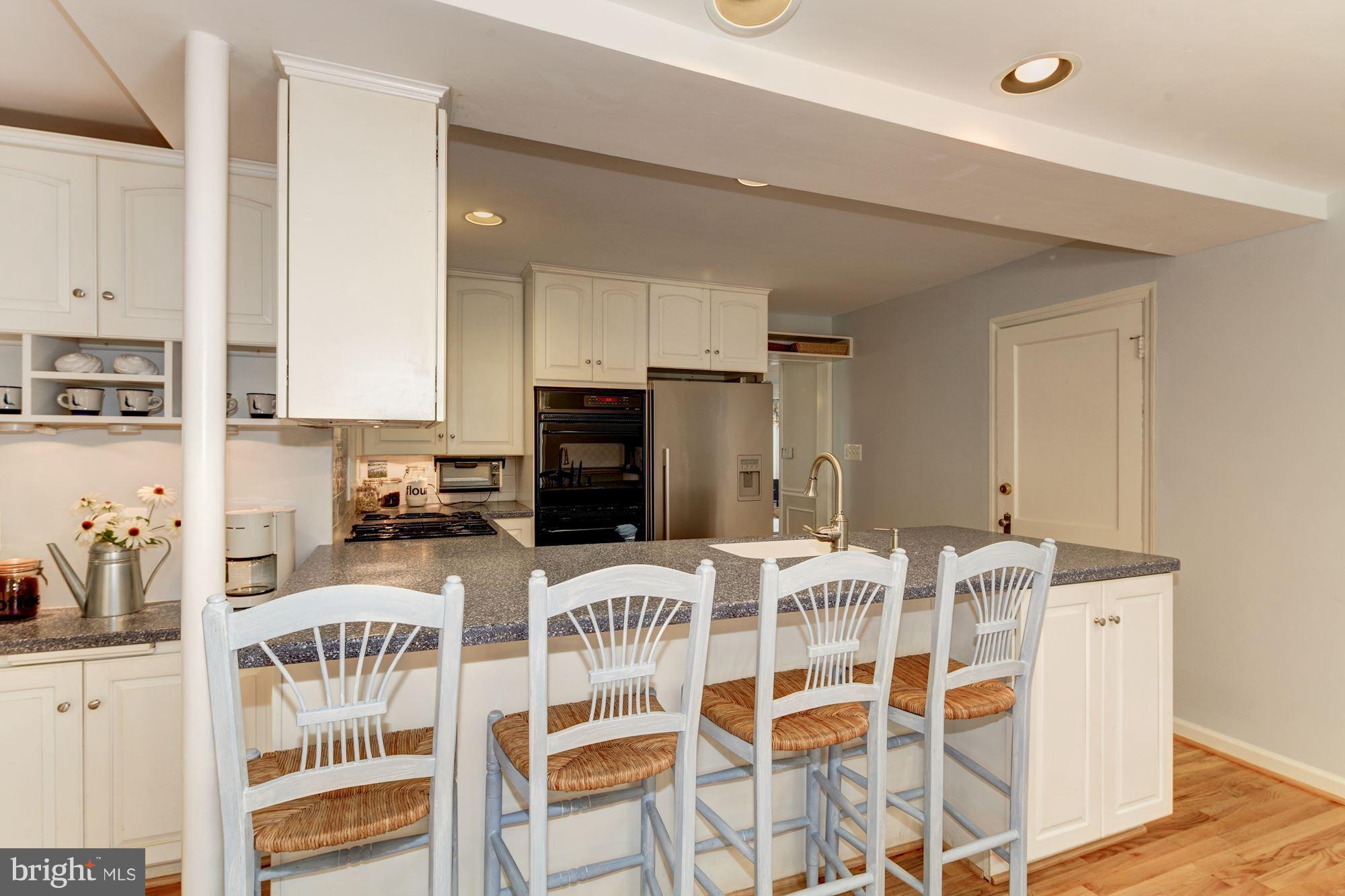 406 Alabama Road Baltimore, MD 21204 - Photo 6 of 29 Kitchen w/Breakfast Bar