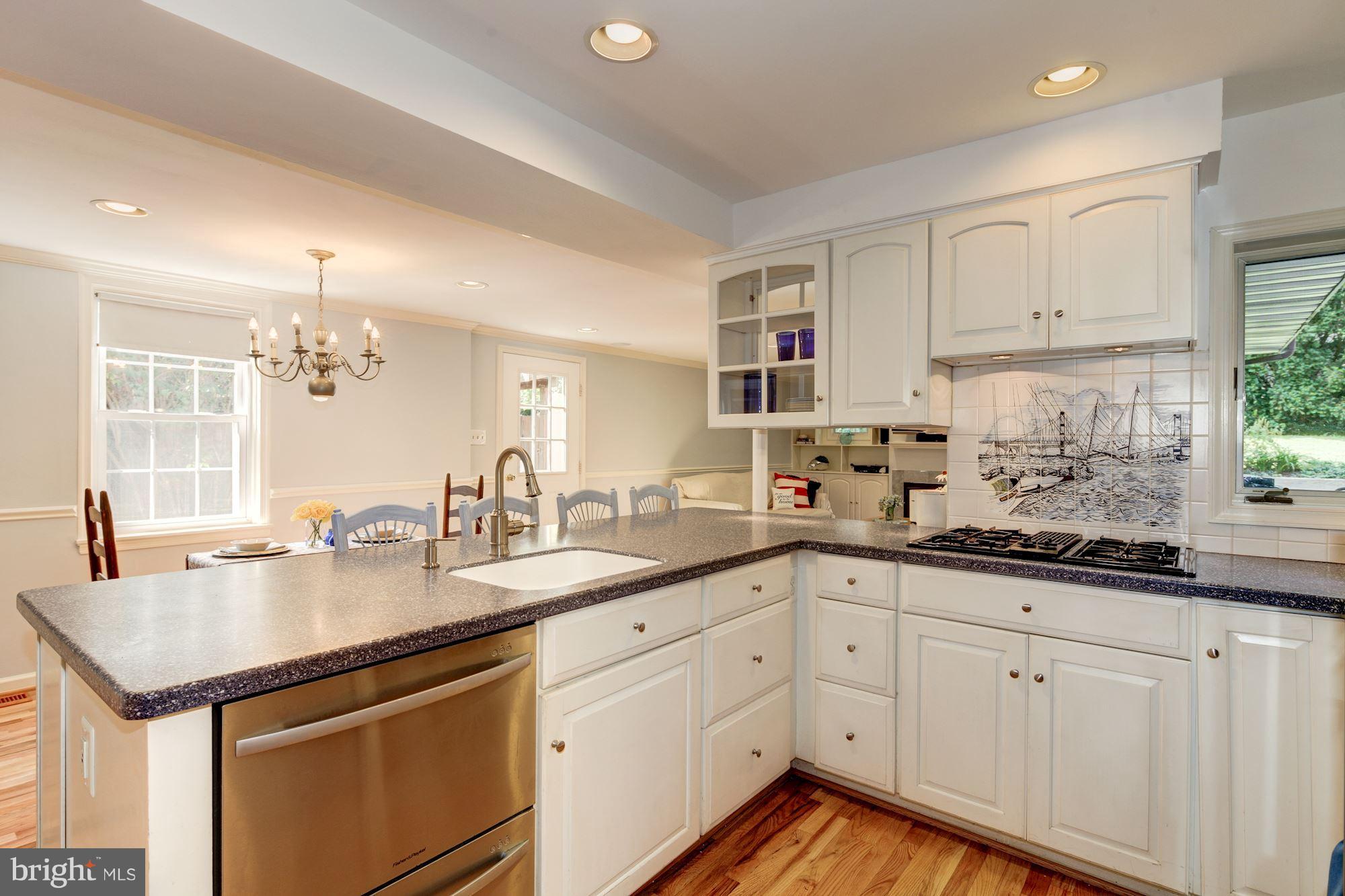 406 Alabama Road Baltimore, MD 21204 - Photo 7 of 29 Kitchen w/Gas Cooktop/Double Door DW