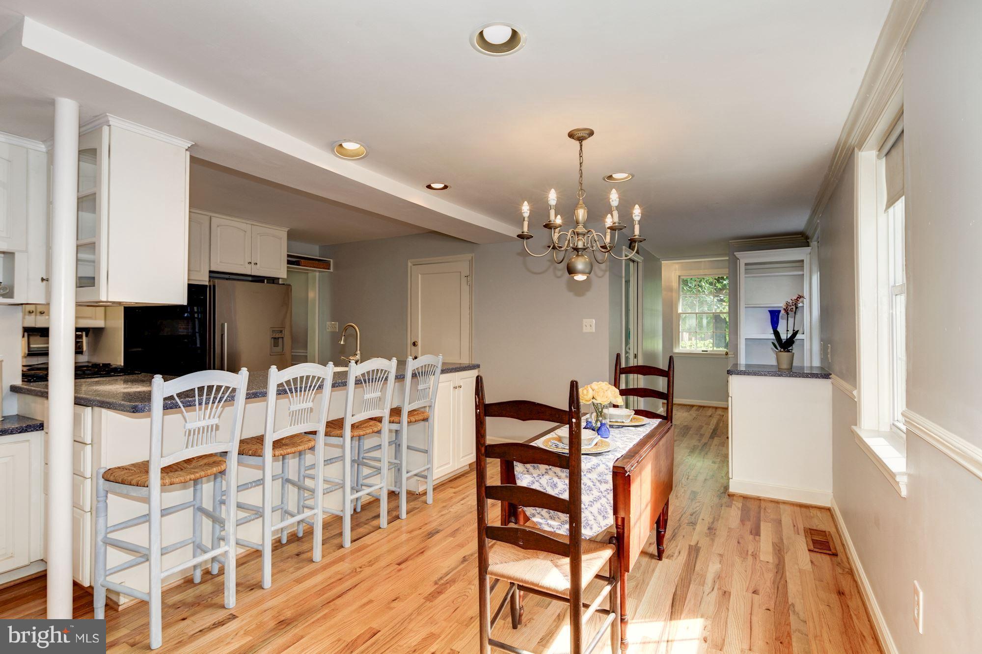 406 Alabama Road Baltimore, MD 21204 - Photo 10 of 29 Breakfast Area