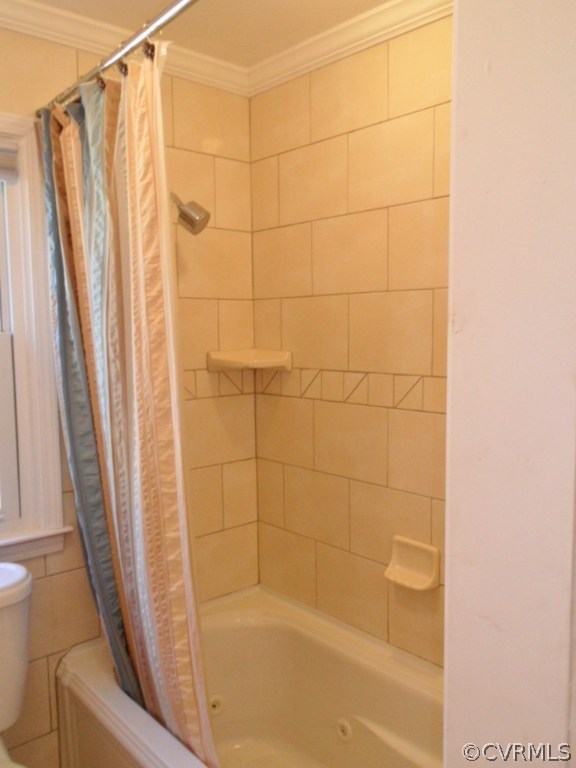 3725 Cheyenne Road Richmond, VA 23235 - Photo 19 of 24 a bathroom with a shower and a bathtub