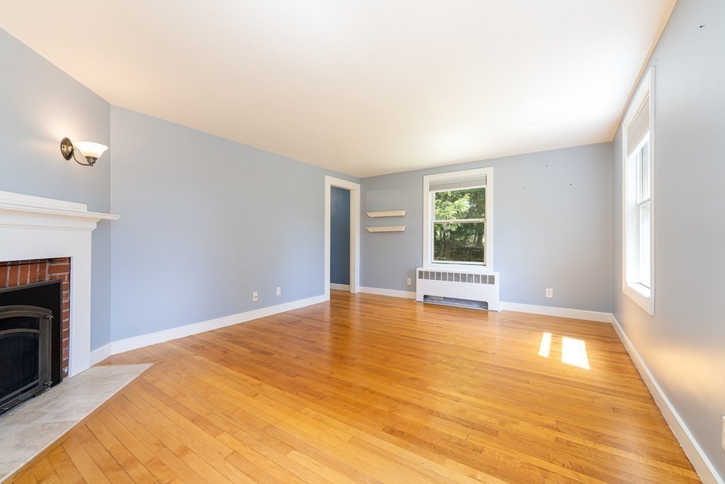 452 Chestnut Street Ashland, MA 01721 - Photo 3 of 19 Gallery Image 3