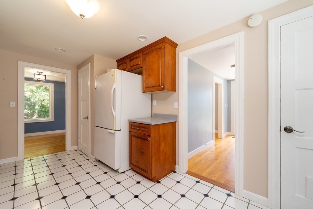 452 Chestnut Street Ashland, MA 01721 - Photo 7 of 19 Gallery Image 7