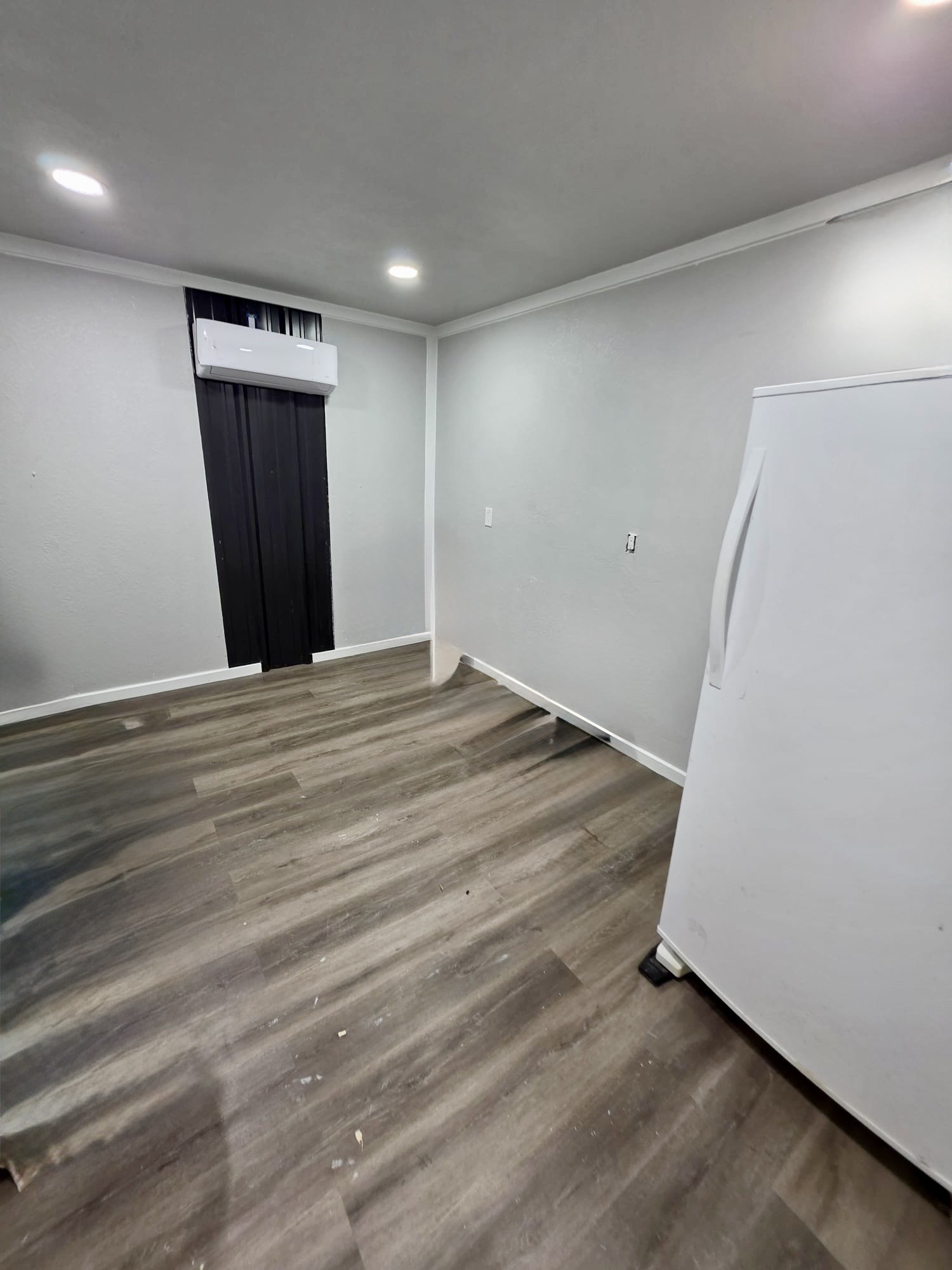 803 County Road 772 Damon, TX 77430 - Photo 49 of 50 a view of an empty room