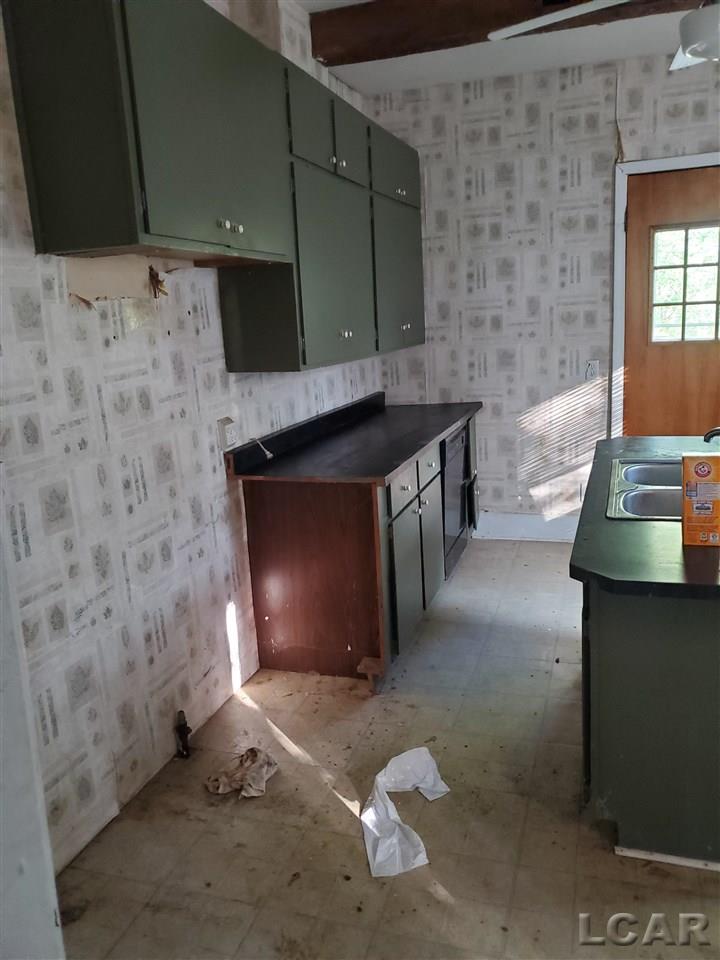 7147 Ridge Highway Britton, MI 49229 - Photo 6 of 16 Kitchen