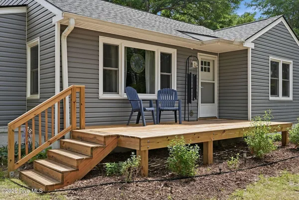 $415,000 | 465 North Leak Street, Southern Pines, NC 28387