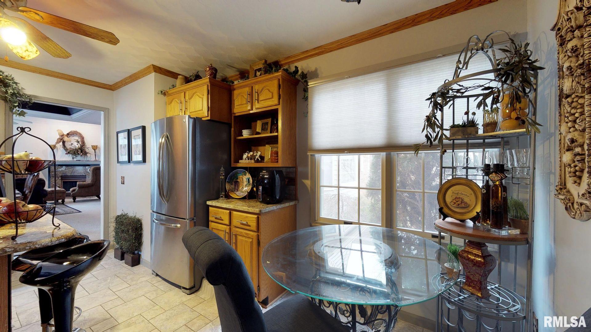 2559 Chapel Hill Road Springfield, IL 62702 - Photo 19 of 48