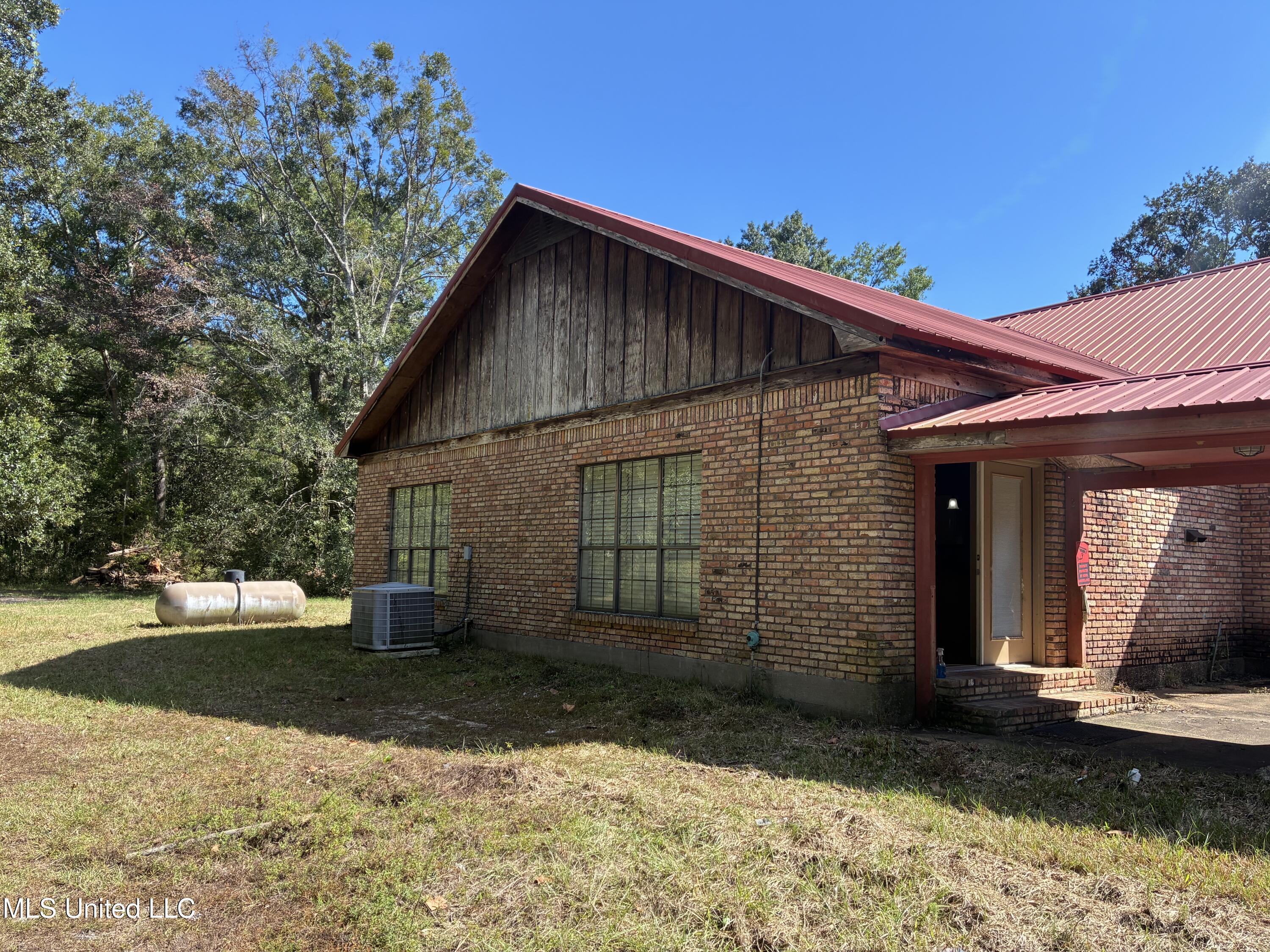 1008 Roys Road Gautier, MS 39553 - Photo 16 of 61 IMG_0812
