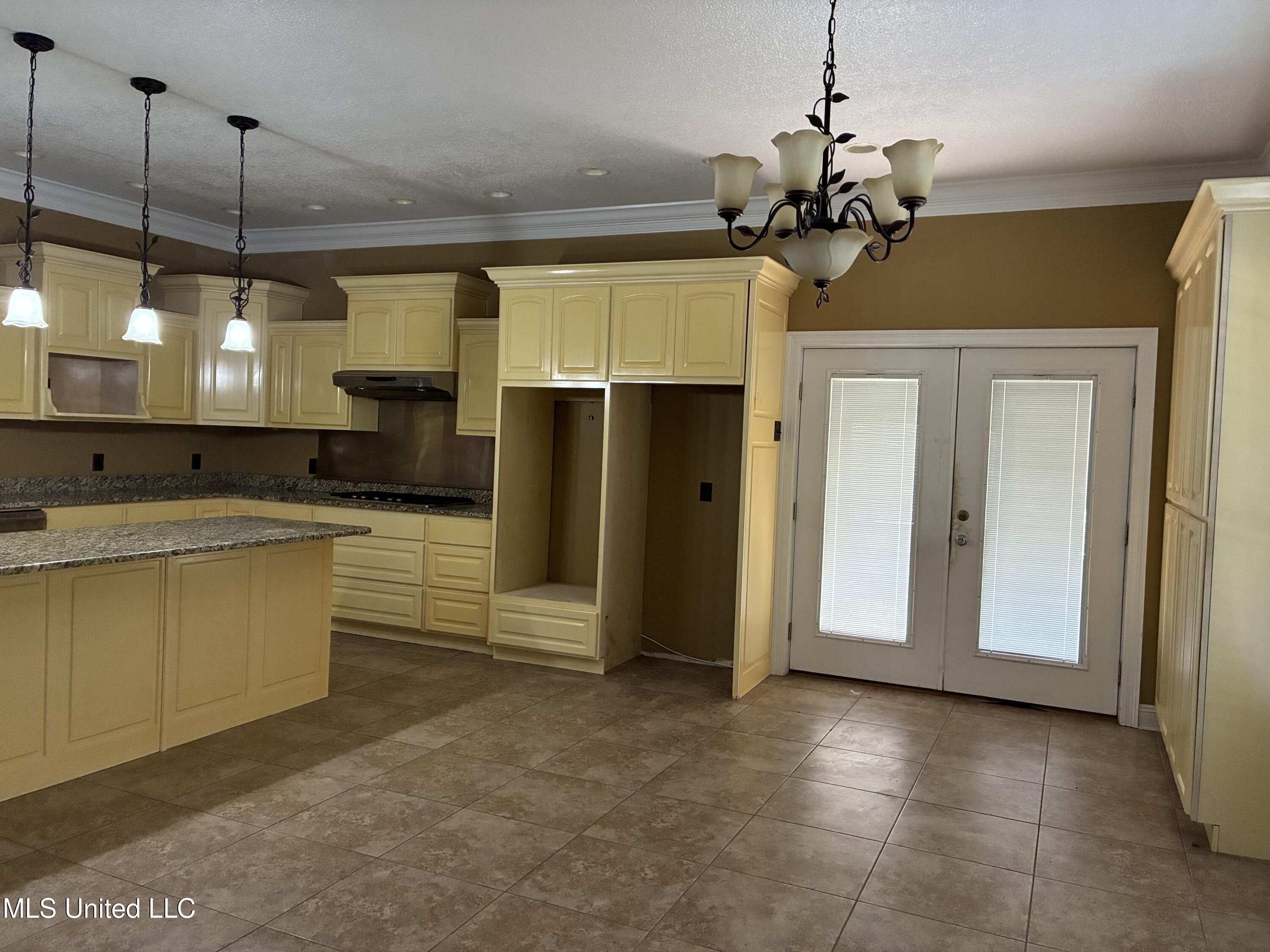 1008 Roys Road Gautier, MS 39553 - Photo 35 of 61 IMG_0793