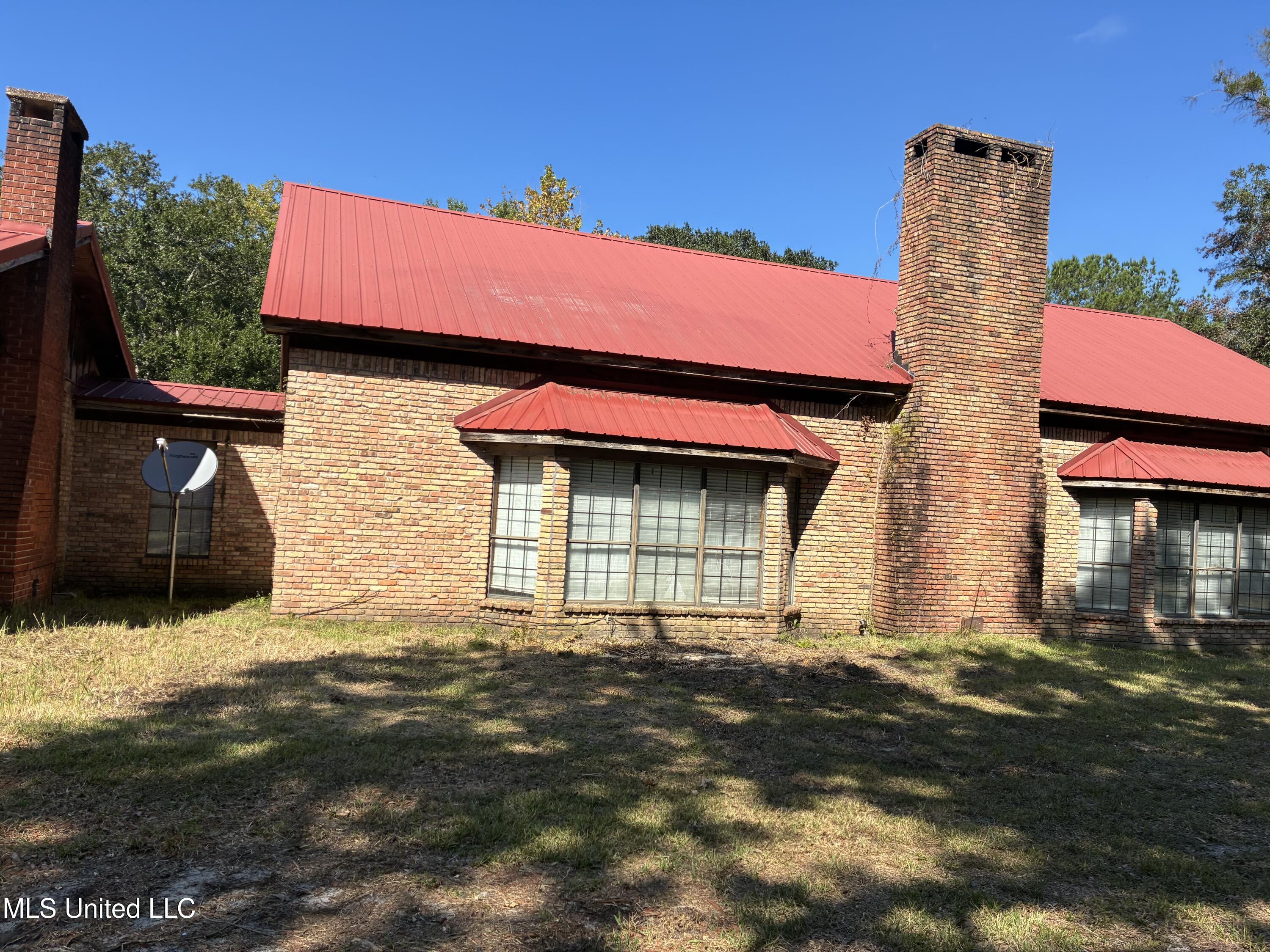 1008 Roys Road Gautier, MS 39553 - Photo 6 of 61 IMG_0822
