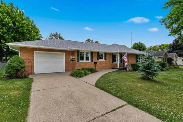 $325,000 | 809 Grove Beaver Dam, Beaver Dam, WI 53916