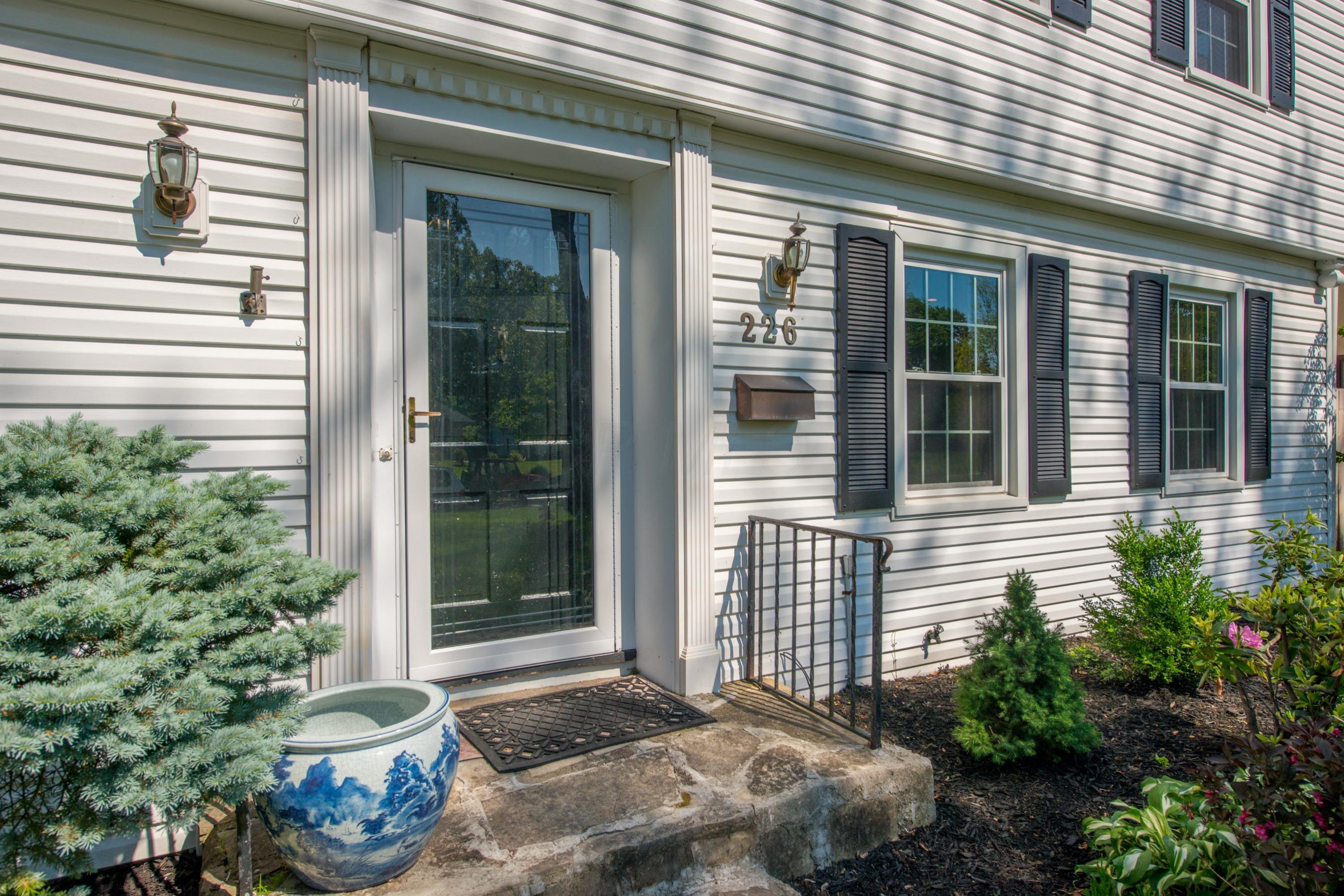 226 North Ardmore Road Columbus, OH 43209 - Photo 2 of 41