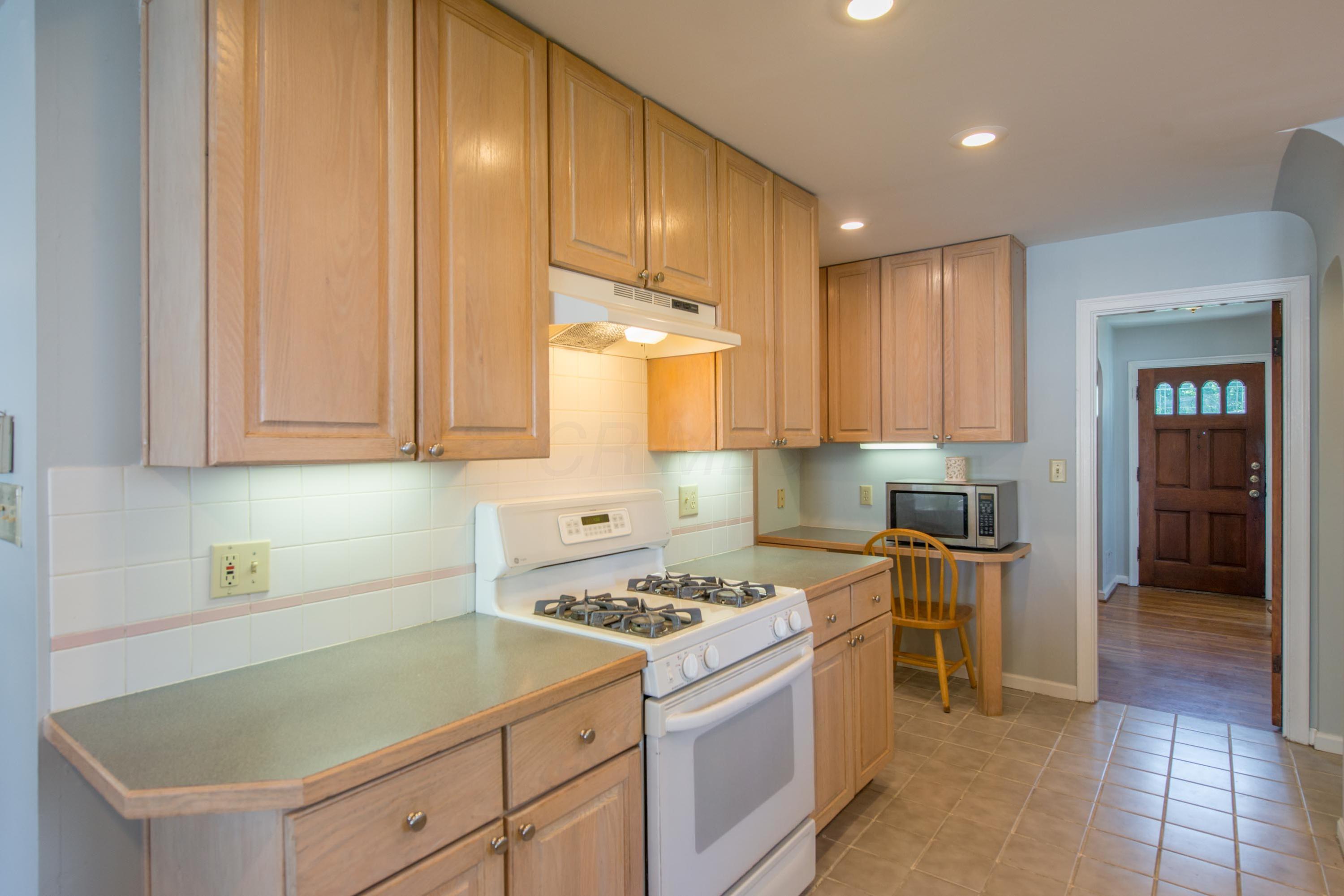 226 North Ardmore Road Columbus, OH 43209 - Photo 5 of 41