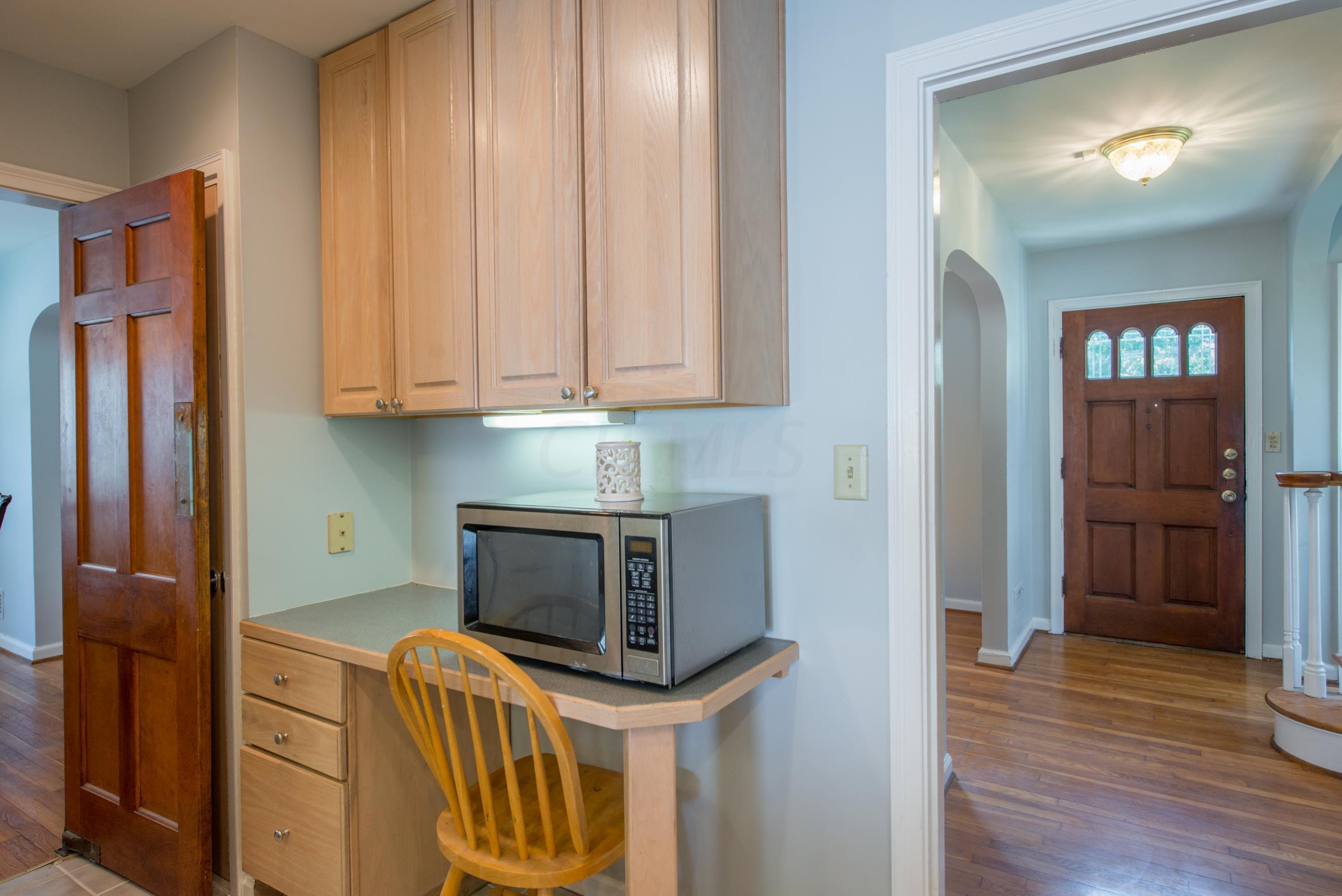 226 North Ardmore Road Columbus, OH 43209 - Photo 6 of 41