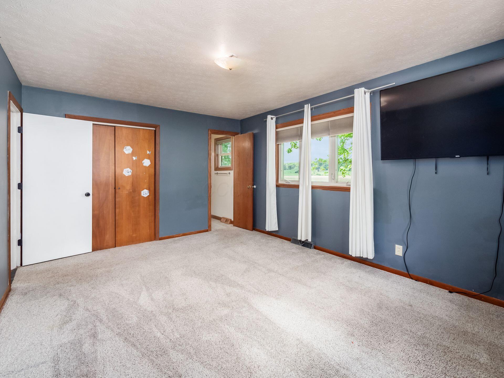 14288 Wooster Road Mount Vernon, OH 43050 - Photo 20 of 45 Owner's Suite