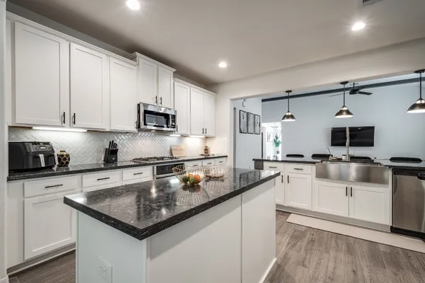 $3,300 | 14231 Angelina Drive, Baytown, TX 77523