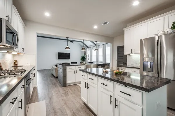 $3,300 | 14231 Angelina Drive, Baytown, TX 77523