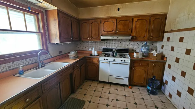 $135,000 | 54 Hillcrest Avenue, Fox Lake, IL 60020