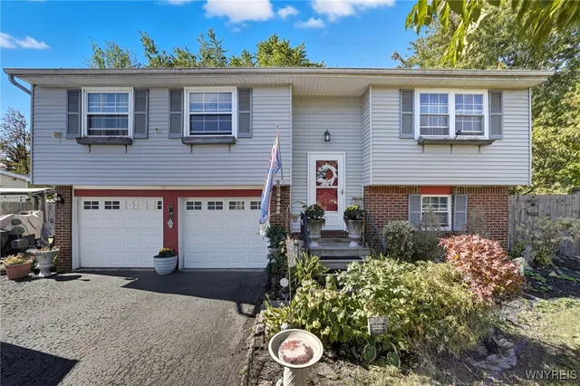 $229,900 | 6958 Academy Lane, Lockport Town, NY 14094