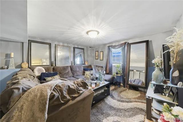 $229,900 | 6958 Academy Lane, Lockport Town, NY 14094