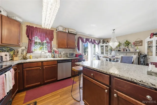 $229,900 | 6958 Academy Lane, Lockport Town, NY 14094