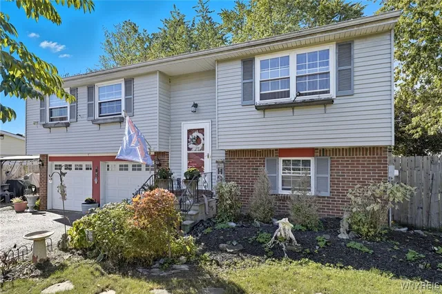 $229,900 | 6958 Academy Lane, Lockport Town, NY 14094