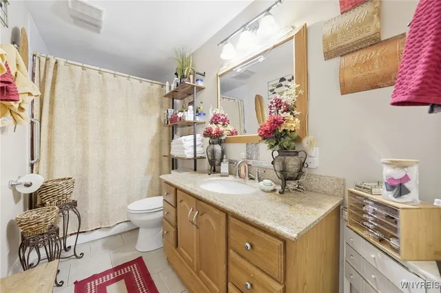 $229,900 | 6958 Academy Lane, Lockport Town, NY 14094