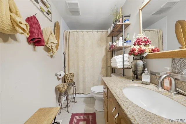 $229,900 | 6958 Academy Lane, Lockport Town, NY 14094