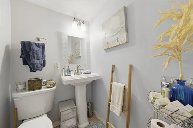 $229,900 | 6958 Academy Lane, Lockport Town, NY 14094