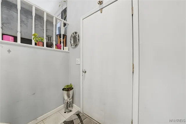 $229,900 | 6958 Academy Lane, Lockport Town, NY 14094