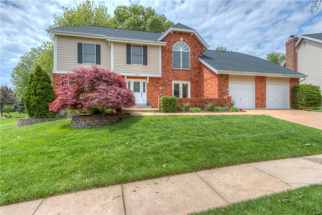 1925 Preston Ridge Drive Chesterfield, MO 63017 - Photo 1 of 45 Gallery Image 1