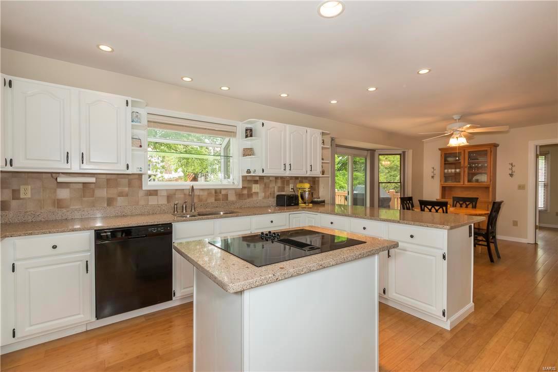 1925 Preston Ridge Drive Chesterfield, MO 63017 - Photo 15 of 45 Gallery Image 15