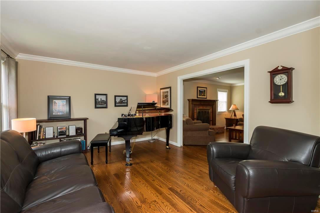 1925 Preston Ridge Drive Chesterfield, MO 63017 - Photo 8 of 45 Gallery Image 8