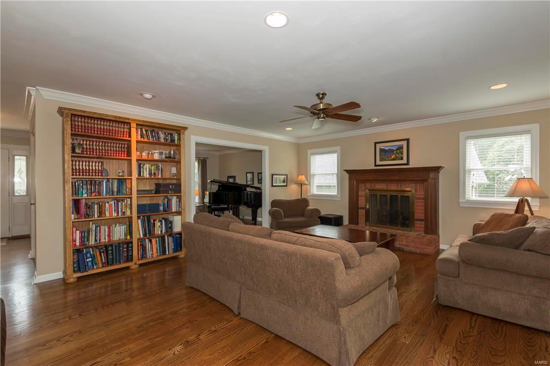 1925 Preston Ridge Drive Chesterfield, MO 63017 - Photo 10 of 45 Gallery Image 10