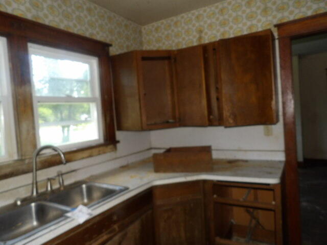 709 South Main Street Three Rivers, MI 49093 - Photo 12 of 15 100_0061