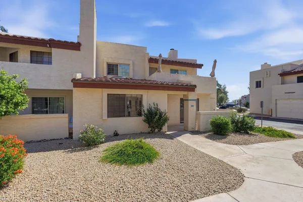 $1,550 | 2020 West Union Hills Drive, Unit 122, Phoenix, AZ 85027