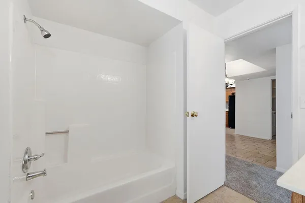 $1,550 | 2020 West Union Hills Drive, Unit 122, Phoenix, AZ 85027