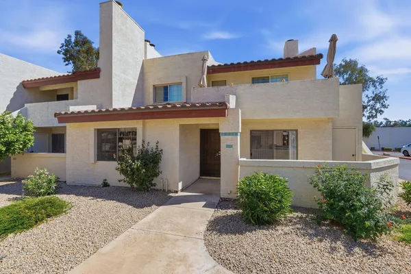 $1,550 | 2020 West Union Hills Drive, Unit 122, Phoenix, AZ 85027