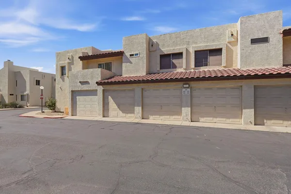 $1,550 | 2020 West Union Hills Drive, Unit 122, Phoenix, AZ 85027