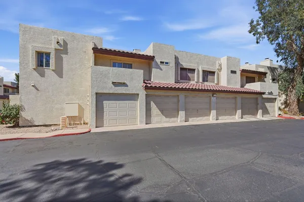 $1,550 | 2020 West Union Hills Drive, Unit 122, Phoenix, AZ 85027