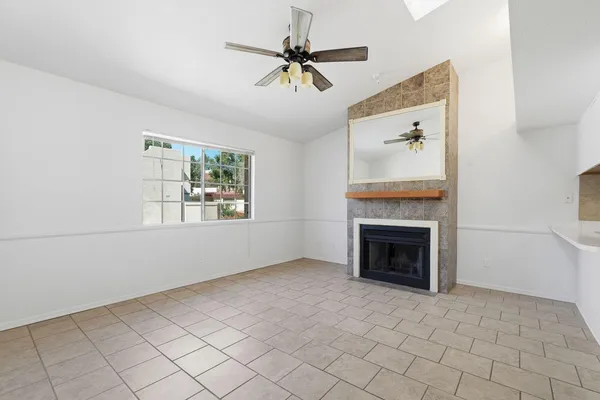 $1,550 | 2020 West Union Hills Drive, Unit 122, Phoenix, AZ 85027