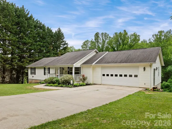 $425,000 | 38 Brown Lynch Road, Candler, NC 28715