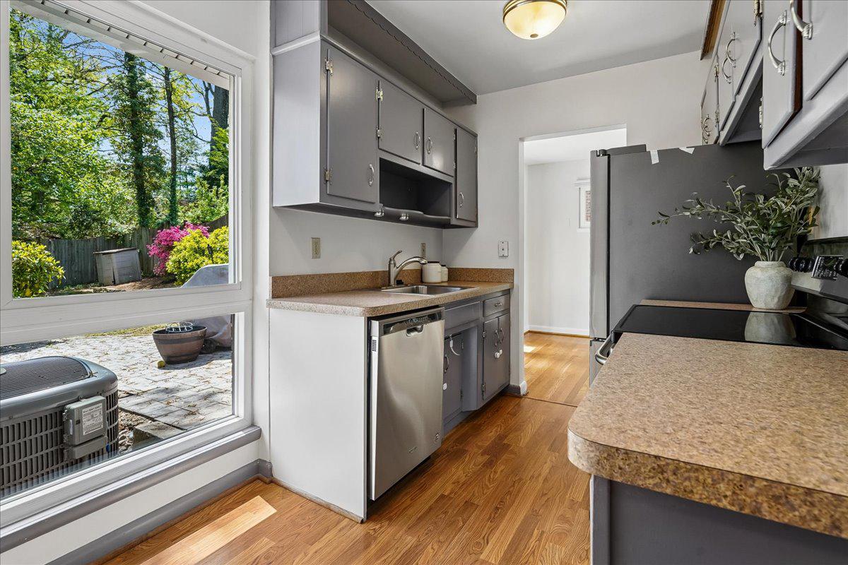 104 Belton Road Silver Spring, MD 20901 - Photo 28 of 56 Kitchen