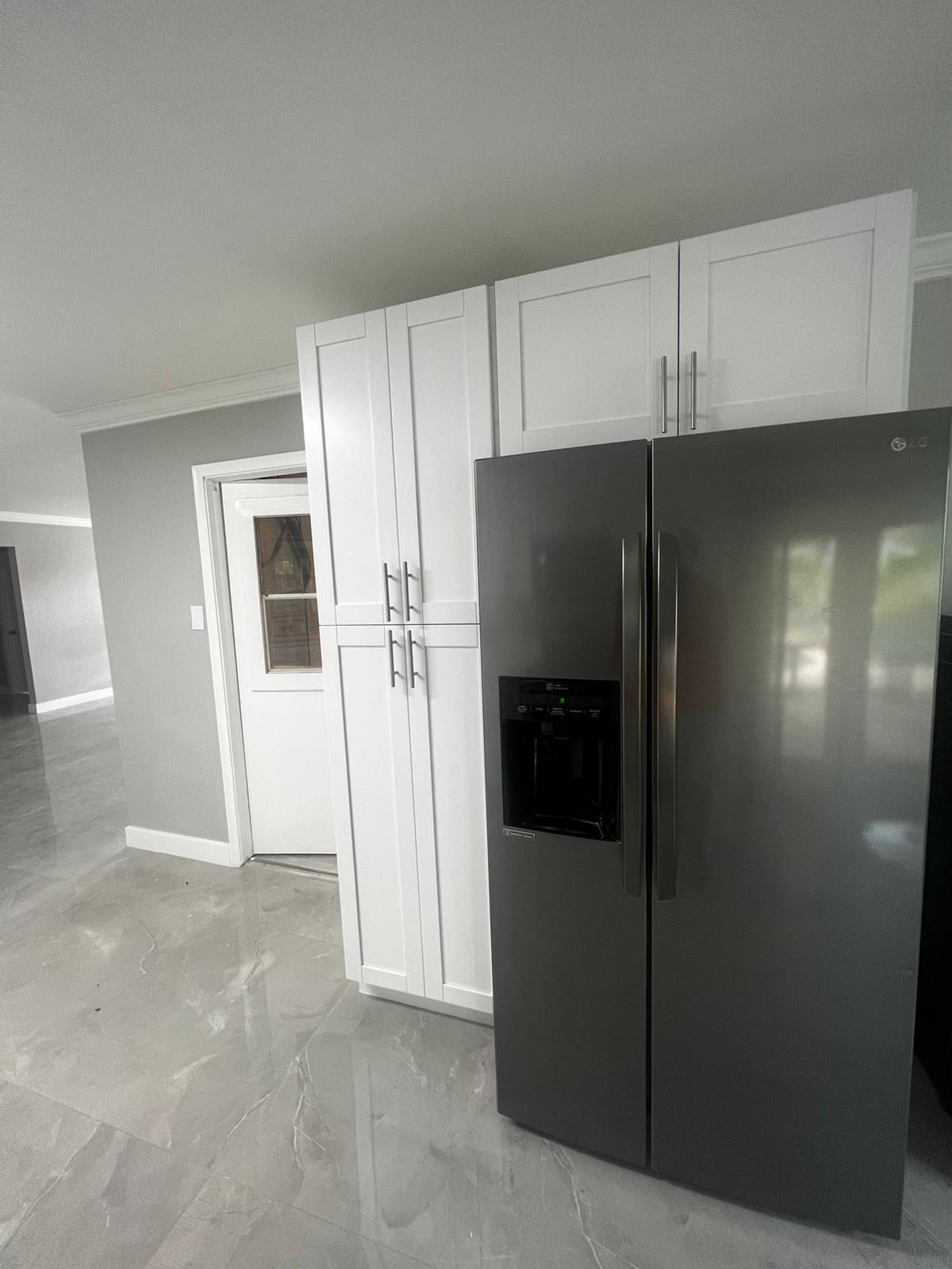 4585 Betelnut Street Boca Raton, FL 33428 - Photo 4 of 27 New Kitchen w/Cuartz Counters