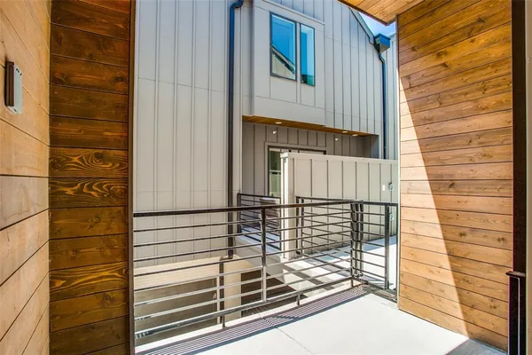 $3,200 | 4419 Cabell Drive, Unit 203, Dallas, TX 75204