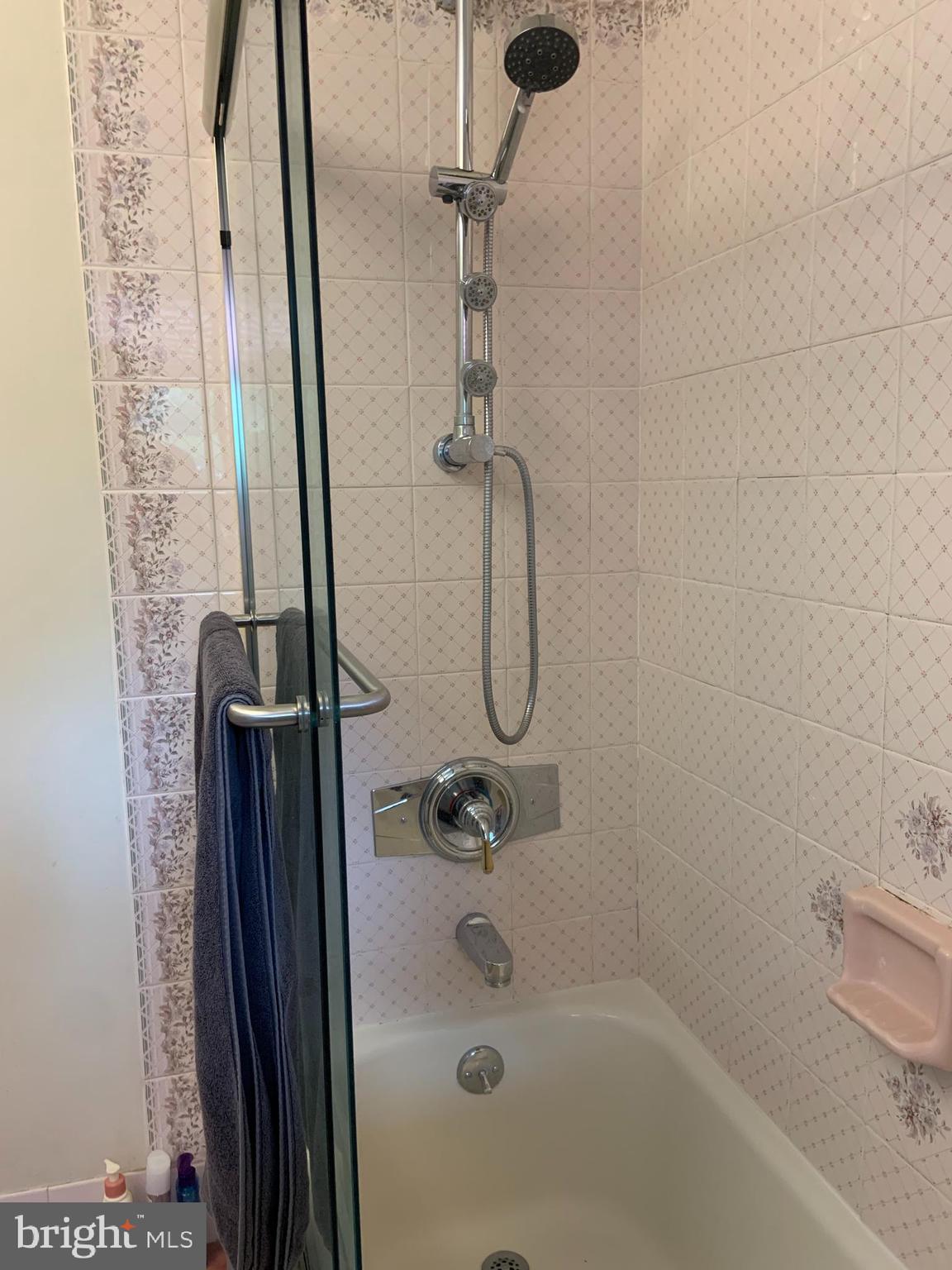 124 Princeton Road Exton, PA 19341 - Photo 17 of 51 Bathroom Main Level