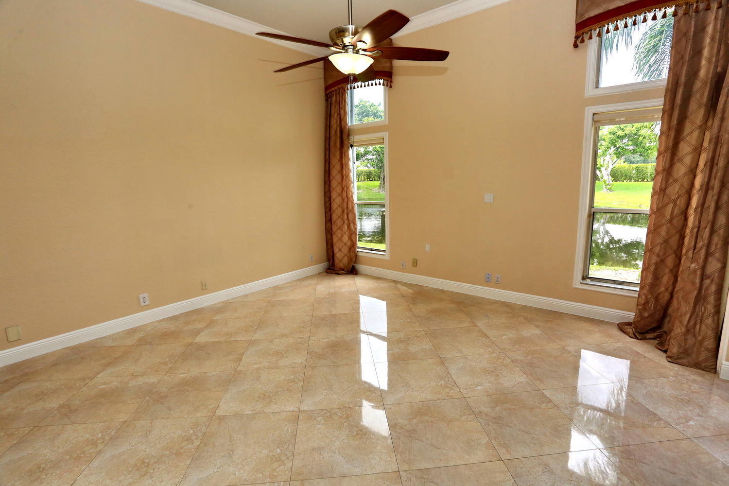 9289 Water Course Way Boynton Beach, FL 33437 - Photo 16 of 48 015-22-Family Room