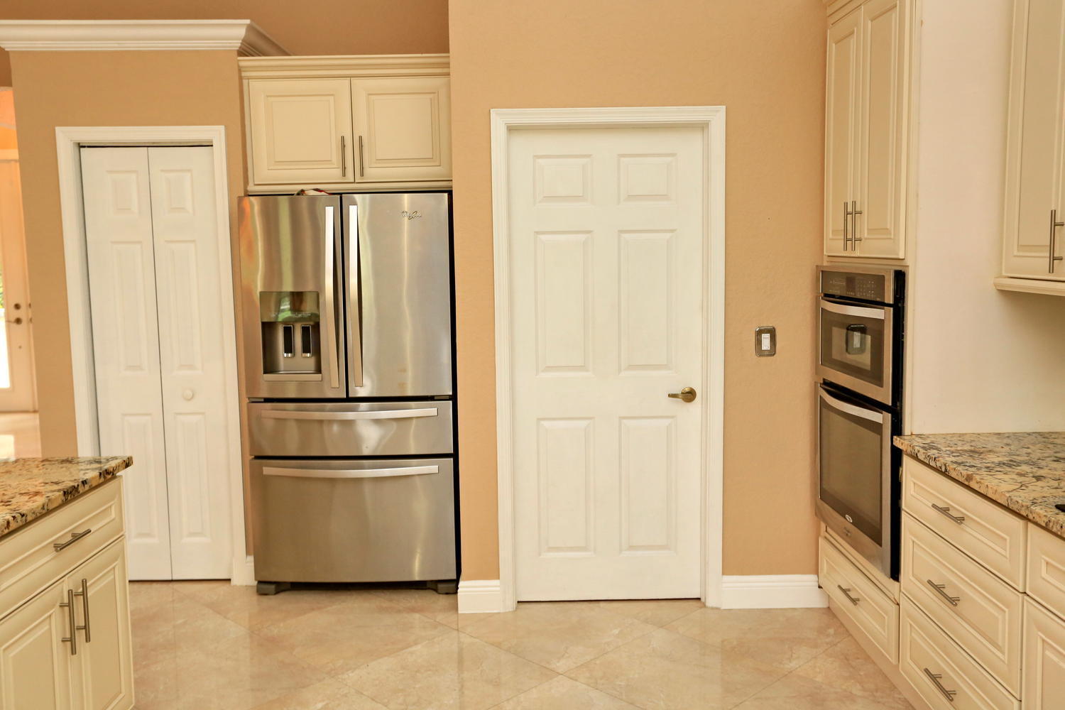 9289 Water Course Way Boynton Beach, FL 33437 - Photo 19 of 48 018-35-Kitchen
