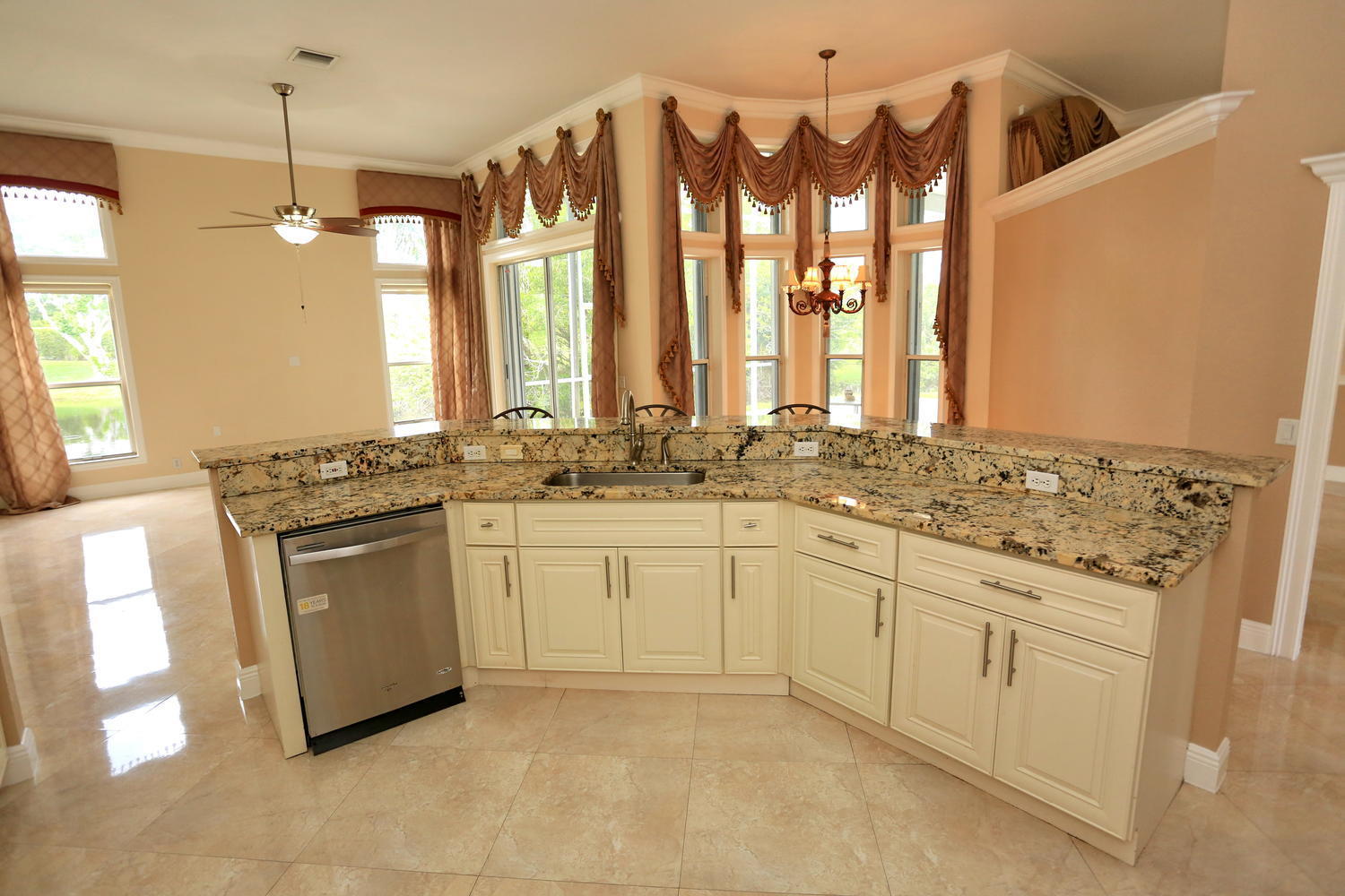 9289 Water Course Way Boynton Beach, FL 33437 - Photo 20 of 48 020-18-Kitchen