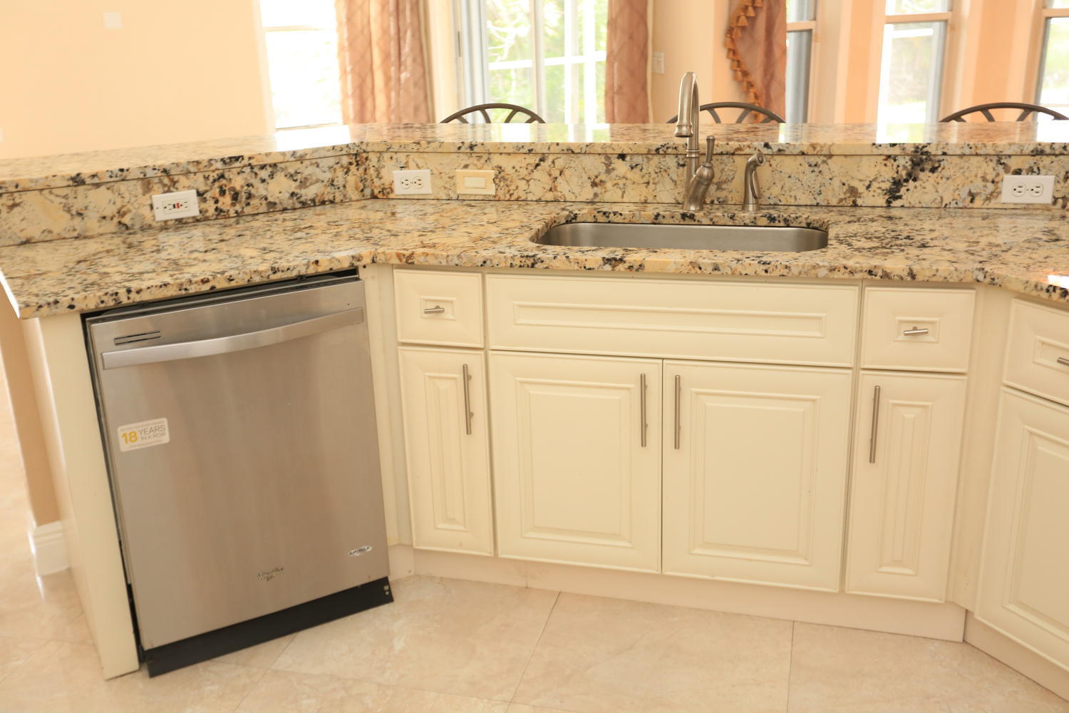 9289 Water Course Way Boynton Beach, FL 33437 - Photo 21 of 48 021-33-Kitchen